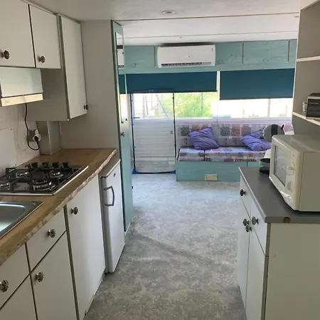 Mobil Dans Propriété Privée