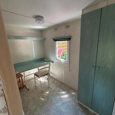 Mobil Dans Propriété Privée *
